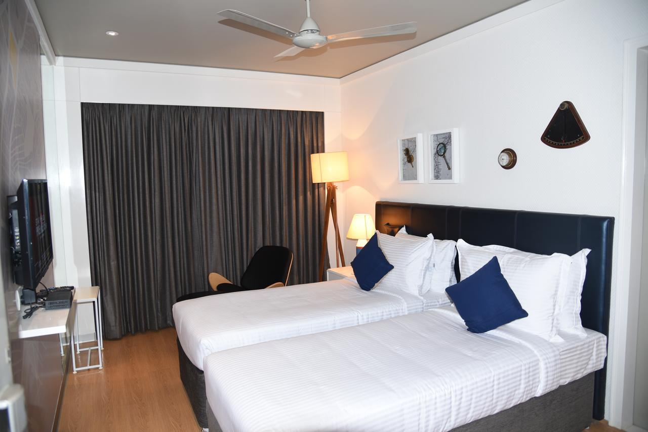 The Port Hotel Visakhapatnam Exteriör bild