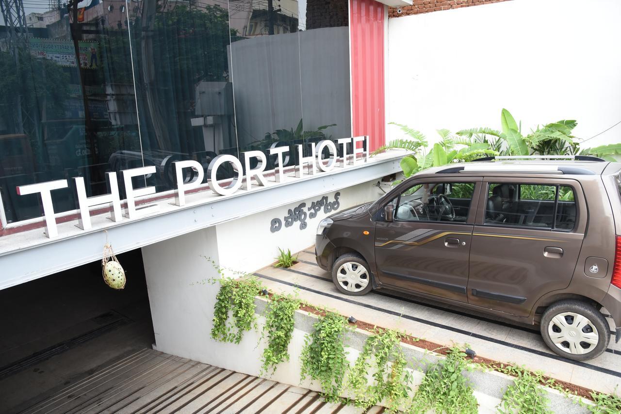 The Port Hotel Visakhapatnam Exteriör bild